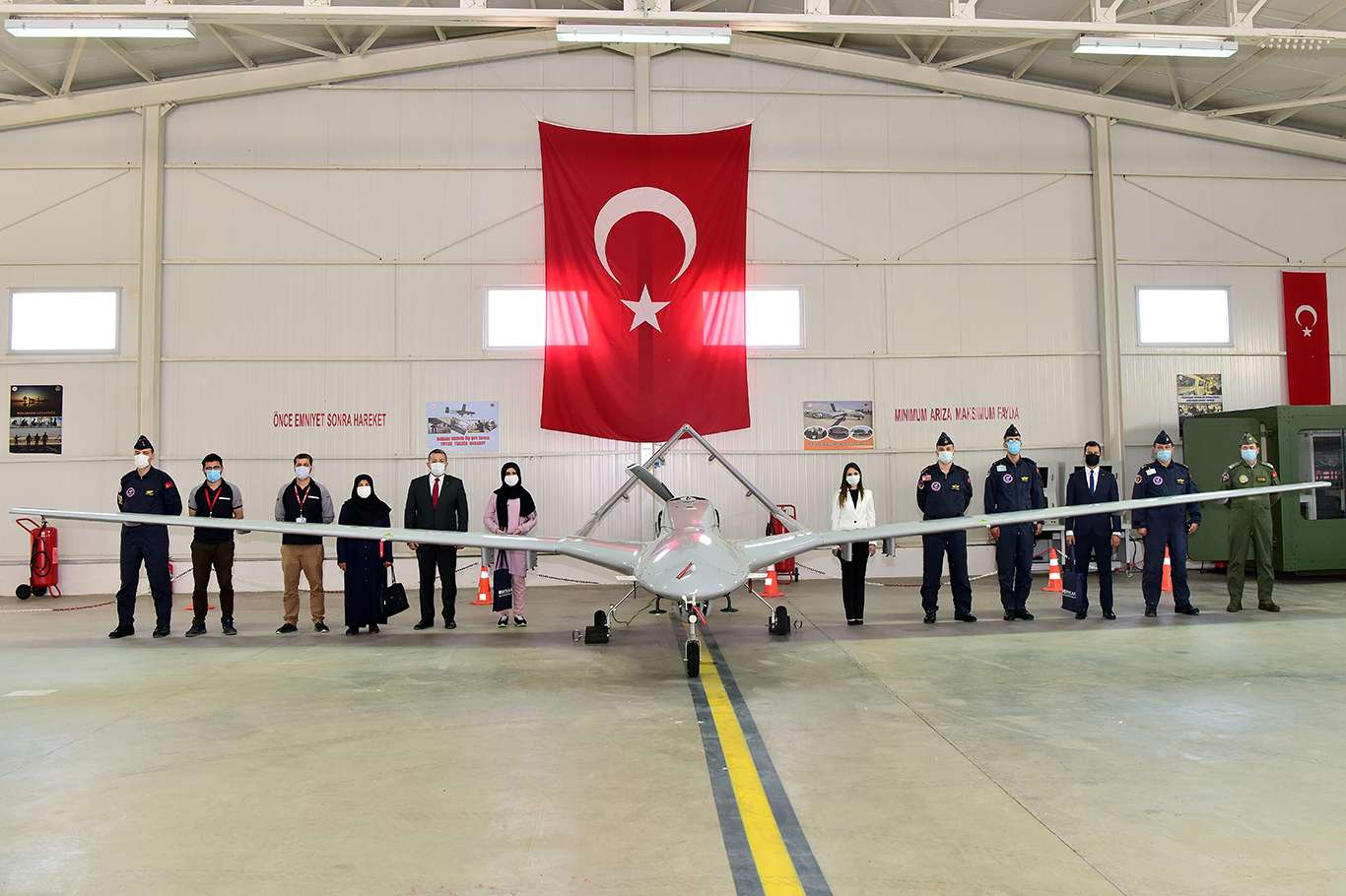 Uçak mühendisi olmak isteyen yetim kızın İHA ve SİHA hayali gerçekleşti Uçak mühendisi olmak isteyen yetim kızın İHA ve SİHA hayali gerçekleşti